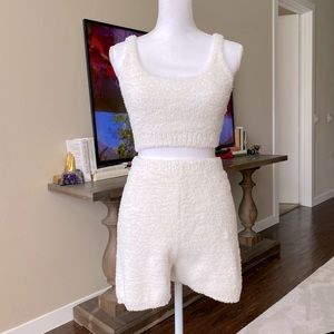 Women's Cozy Feather Yarn Lounge Short Set